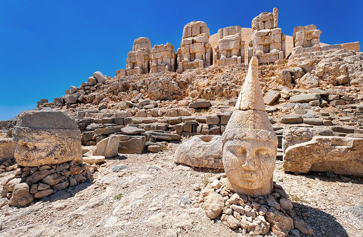 You are currently viewing Mount Nemrut