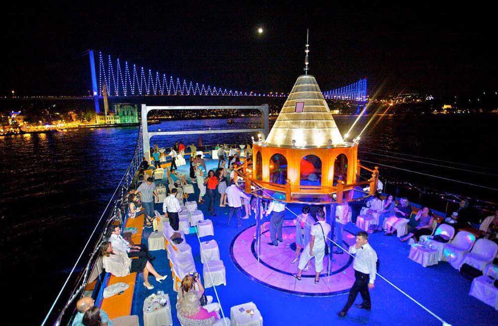 You are currently viewing Orient House Bosphorus Night Cruise with Dinner in Istanbul